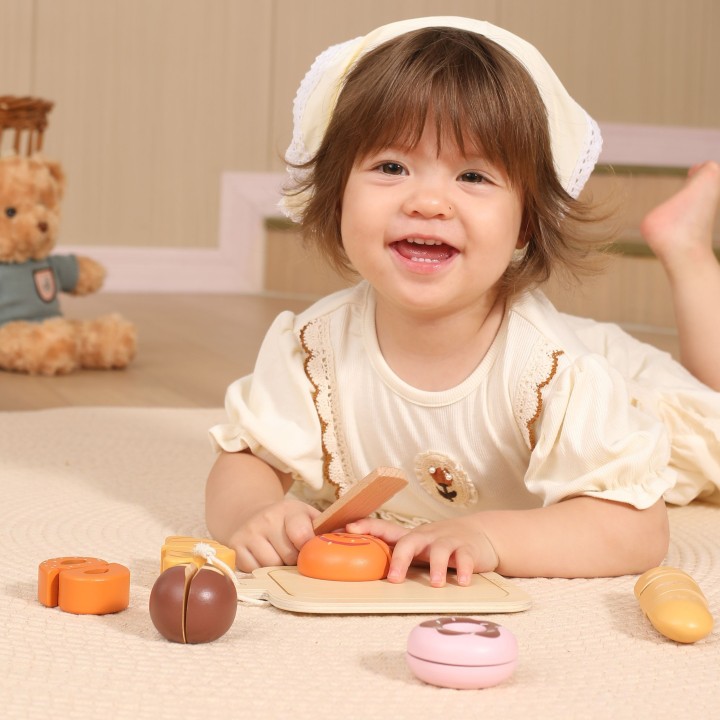 Viga-PolarB Wooden Bread and Roll Cutting Set Educational Game