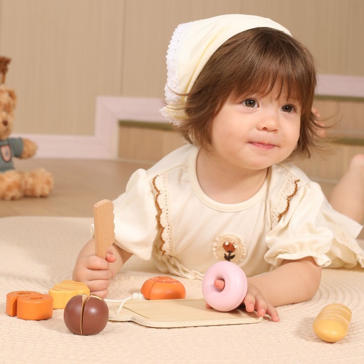 Viga-PolarB Wooden Bread and Roll Cutting Set Educational Game