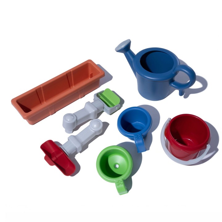 Water Table with Pump and Garden Accessories - Fun with STEP2