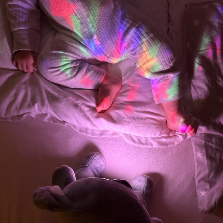 Polar Bear Projector Cuddly Toy WOOPIE – 10 Lullabies and White Noise