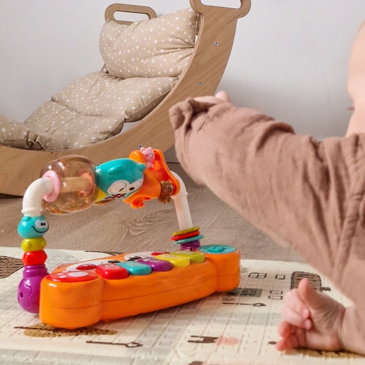 Interactive Educational Piano with LED Effects and Sound - Woopie