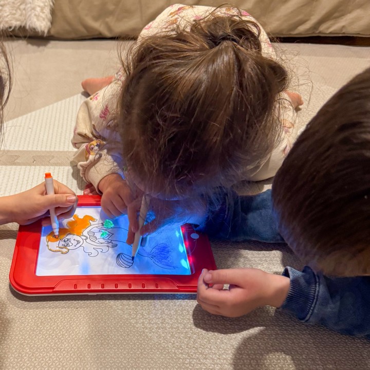 Magiczny Tablet Do Rysowania Woopie - LED, zabawa bez bałaganu