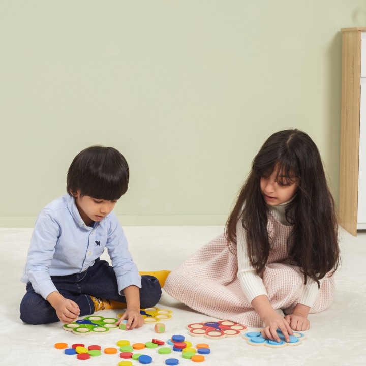 VIGA Wooden Match Colors Game Peacock Tail Montessori + Cards