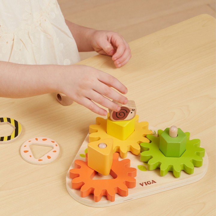 VIGA Wooden Gear Sorter "Shapes and Mechanisms"