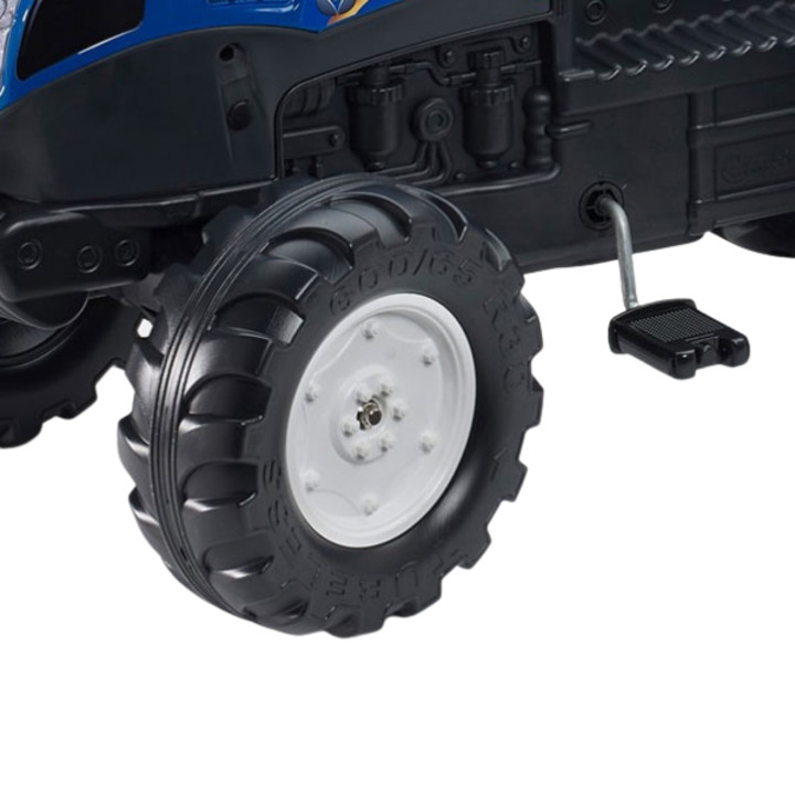 FALK New Holland T8 Pedal Tractor with Trailer 3-7 years
