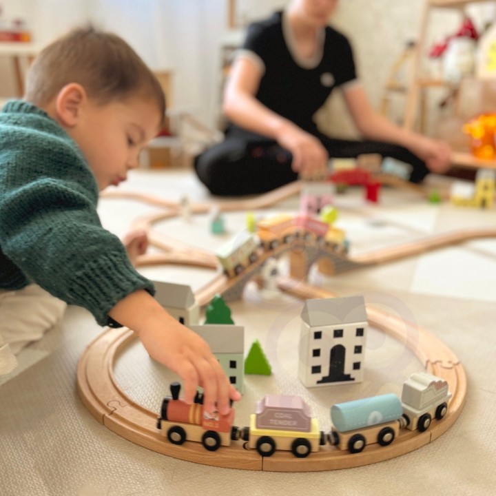 Drewniane Pojazdy Wagoniki na Magnes TOOKY TOY - Zabawka dla Dzieci