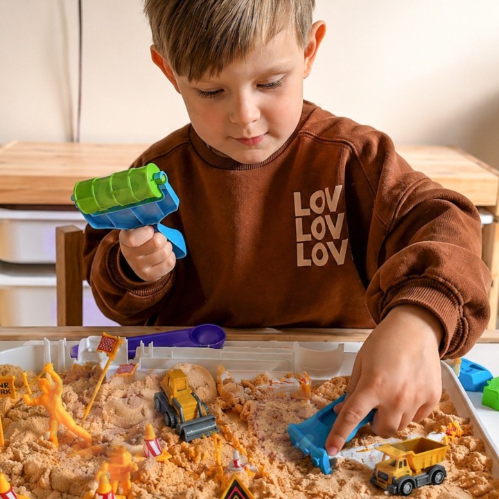 Kinetic Sand Construction Site in a Vehicle Suitcase 1kg - WOOPIE