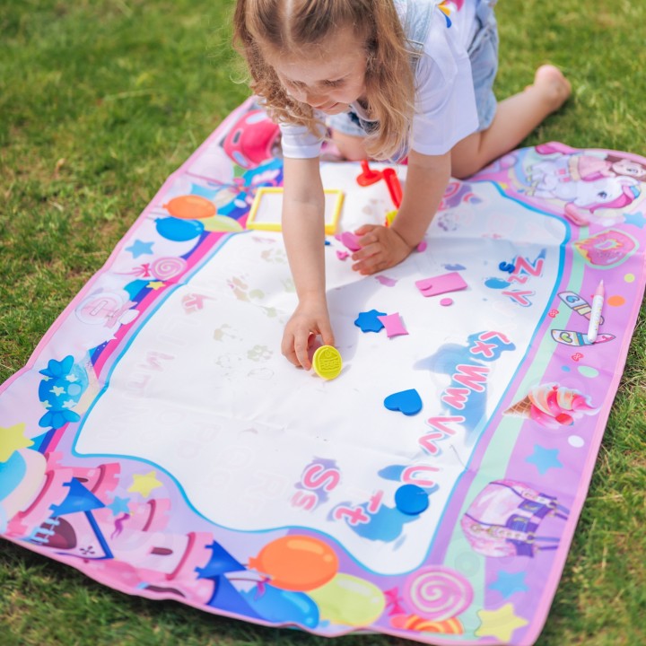 Magical 2-in-1 glowing water mat | Drawing with light and water 100x70 cm