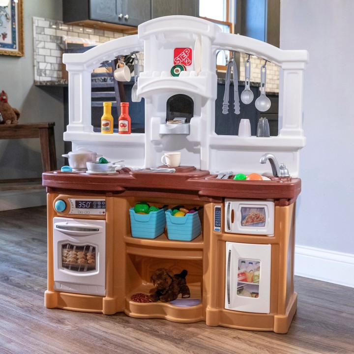 Step2 Kids Kitchen - Fun with Friends and Creativity