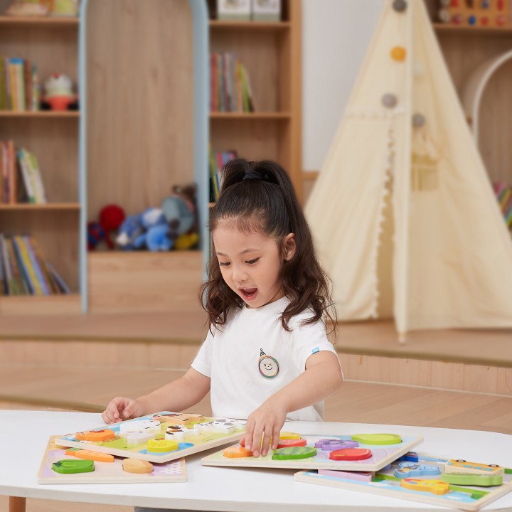 VIGA 2-in-1 Montessori Wooden Puzzle - Vegetable Figures