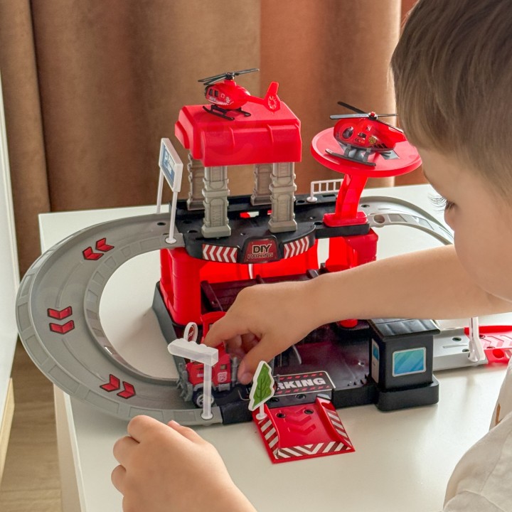 Fire truck parking lot with cars and a helicopter - Woopie kids toy