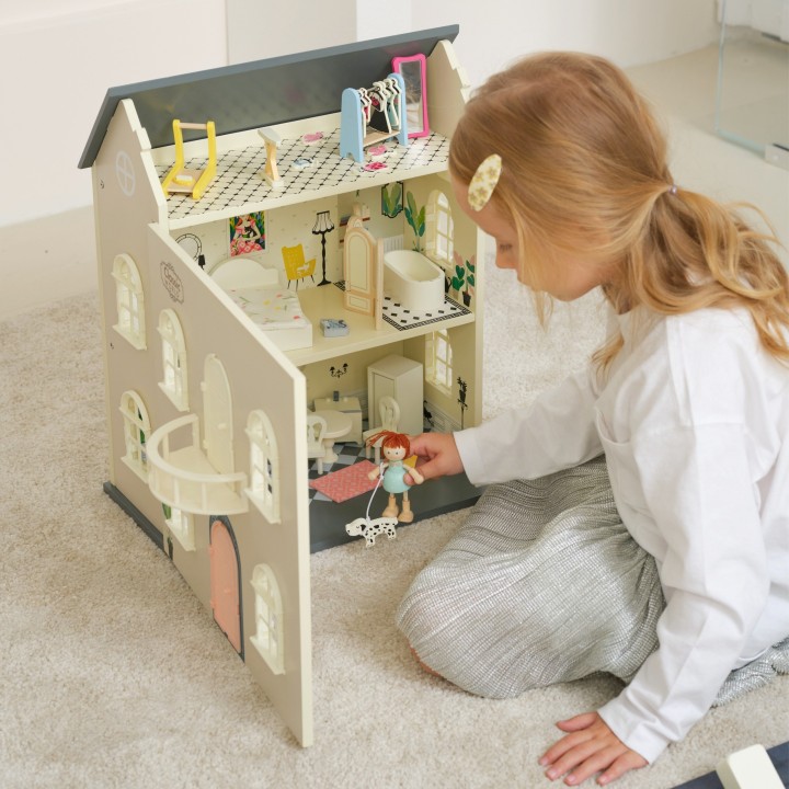 Wooden Vintage Dollhouse CLASSIC WORLD - Classic in Design