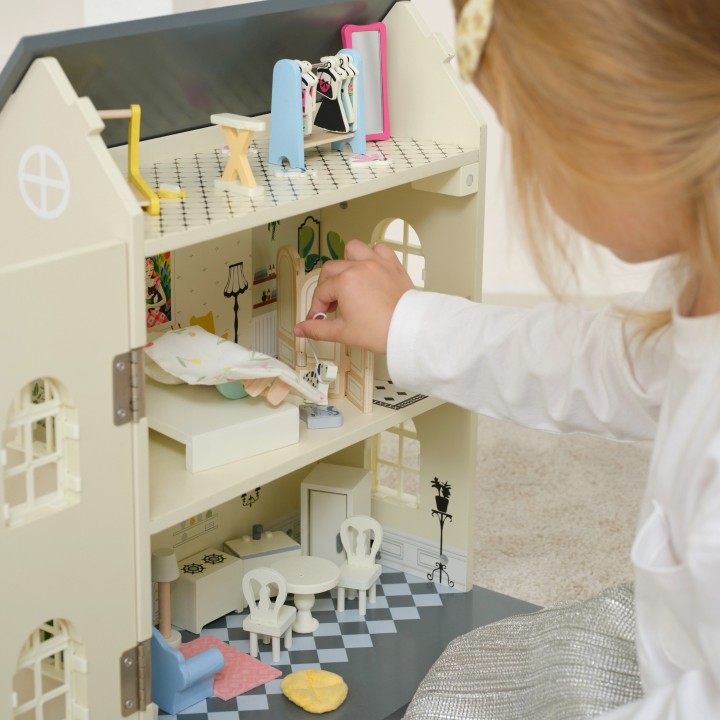 Wooden Vintage Dollhouse CLASSIC WORLD - Classic in Design