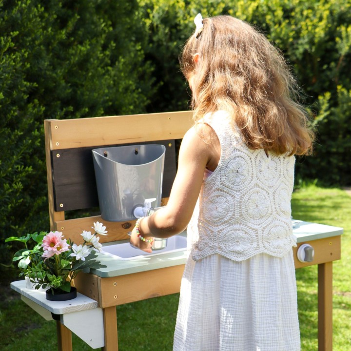 AXI Large Wooden Kitchen - Play, Water and Sand for Children