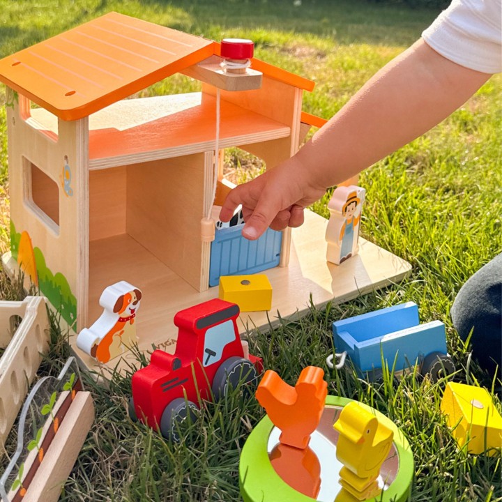 VIGA Wooden Farm with Garden and Tractor - 21 pcs.