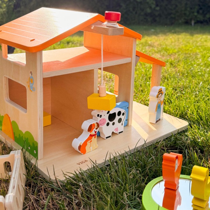 VIGA Wooden Farm with Garden and Tractor - 21 pcs.