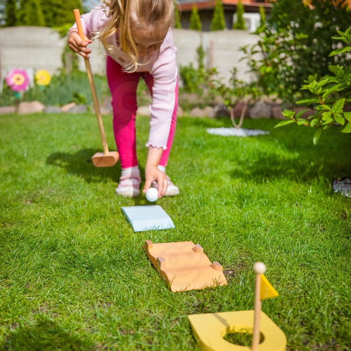 CLASSIC WORLD Wooden Obstacle Golf Set
