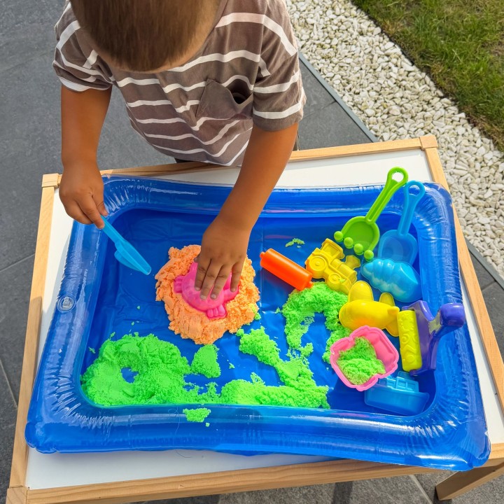 Woopie Sand Spirit Kinetic Sand Set with Pool and Molds