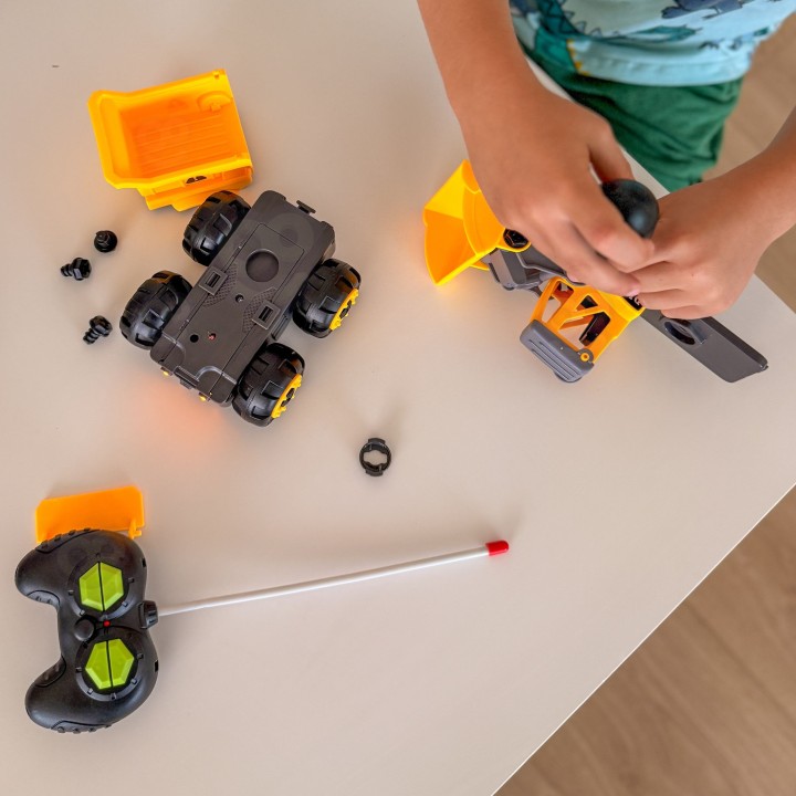 Zdalnie sterowana koparka DIY dla dzieci – nauka i zabawa Woopie