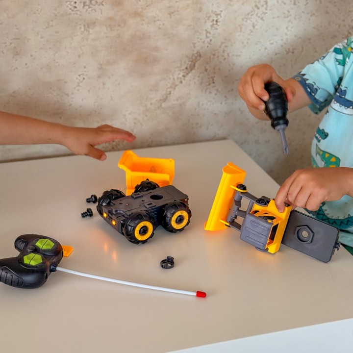 DIY Remote Controlled Excavator for Kids – Learning and Playing Woopie