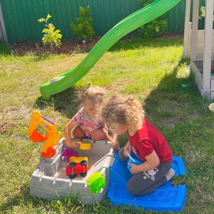 WOOPIE Portable Sandbox with Lock and 9 Accessories