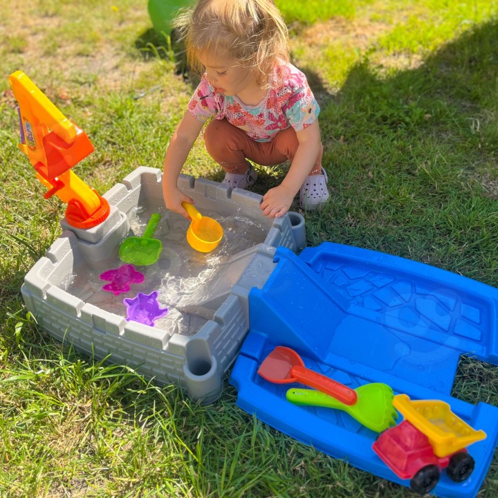 WOOPIE Portable Sandbox with Lock and 9 Accessories
