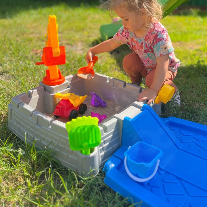 WOOPIE Portable Sandbox with Lock and 9 Accessories