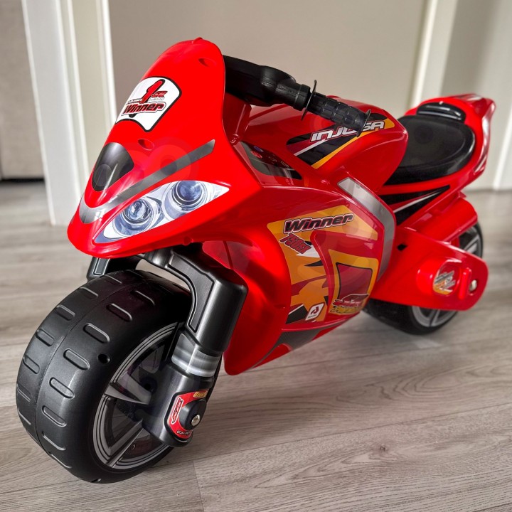 INJUSA Jeździk Pchacz Motor Biegowy Winner 750 SX Czerwony