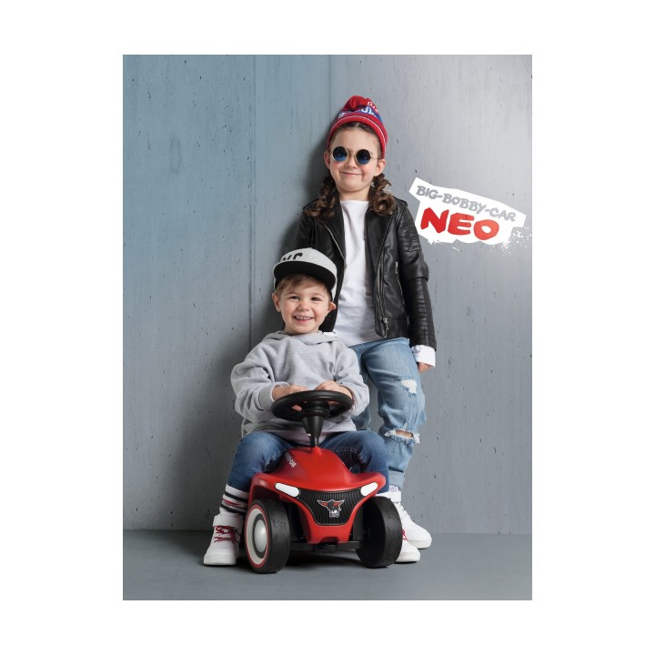 BIG Czerwony jeździk Bobby Car Neo Red - Bezpieczna zabawa dla dzieci
