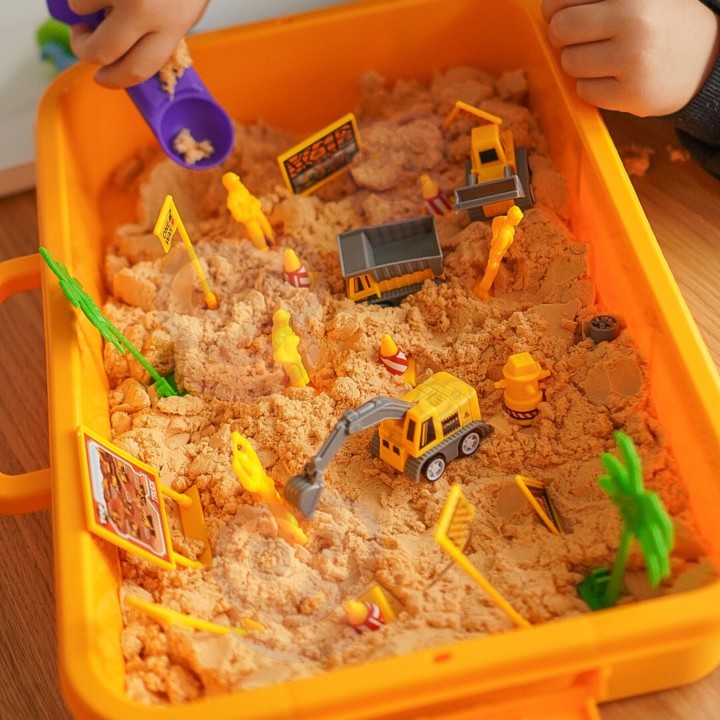WOOPIE Kinetic Sand 1.5 kg XXL Construction Site Set with Vehicles