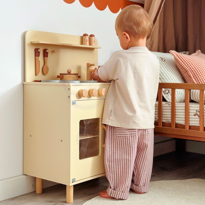 Drewniana beżowa kuchnia dla dzieci TOOKY TOY - zestaw 10 el.