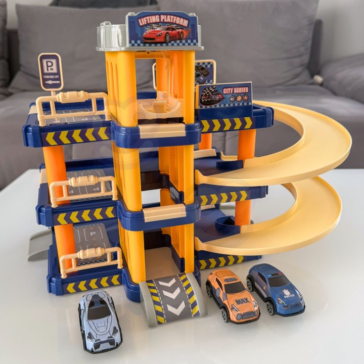 Multi-storey car park - Manual lift and cars