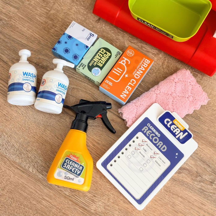 Children's cleaning trolley with vacuum cleaner and mop Little Helper