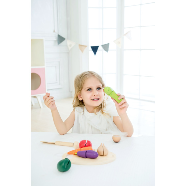 CLASSIC WORLD Wooden Vegetable Cutter Set with Velcro 16 pcs.