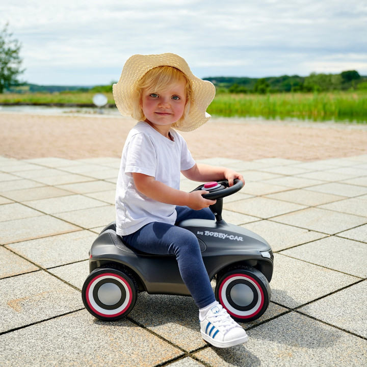 BIG Jeżdzik Bobby Car Neo Anthrazit + kolorowe dodatki