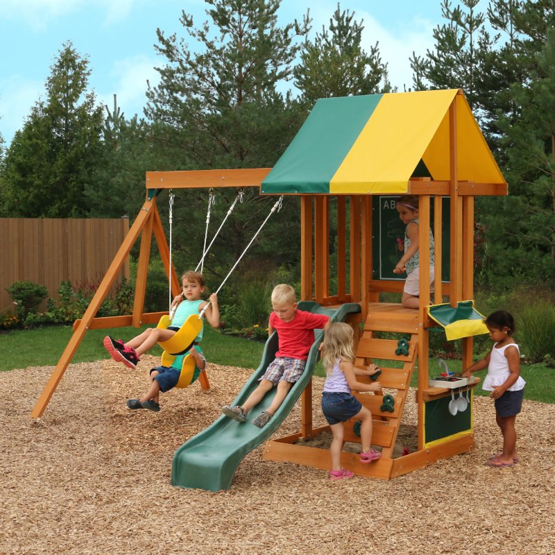 Drewniany plac zabaw KidKraft Słoneczne Bistro to dla wielu dzieci spełnienie marzeń o posiadaniu własnego wyjątkowego miejsca w ogrodzie. Plac zabaw Słoneczne Bistro to idealne miejsce do zabawy na świeżym powietrzu.